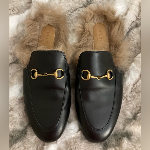 Gucci Shoes - GUCCI Princetown Fur Lined Loafer Mule with Horsebit Hardware | 38 | 8 US | Blk